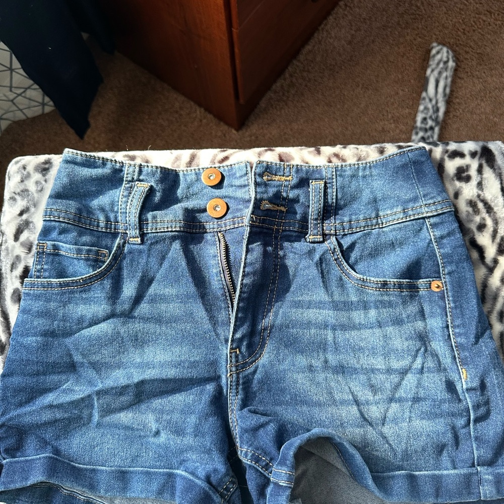Stylish Denim Shorts with Button Detail